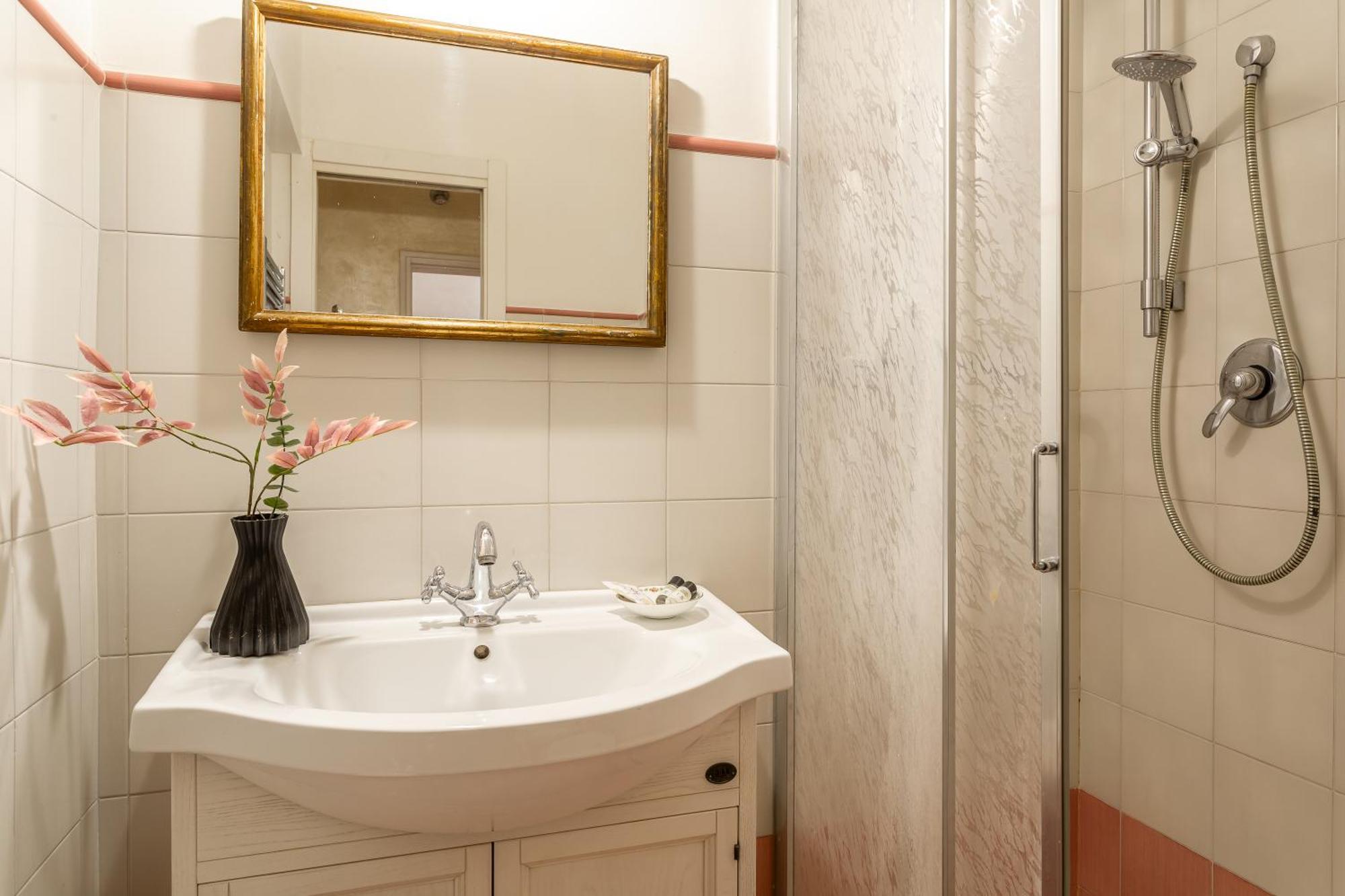 Apartment Iflat Bright & Comfortable Navona *